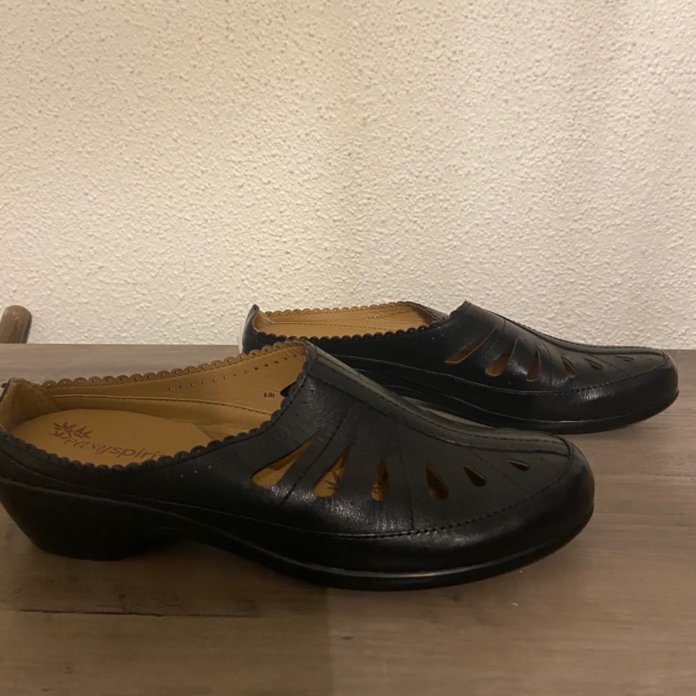 Easy Spirit black suede black leather cutout shoes - Picture 1 of 8